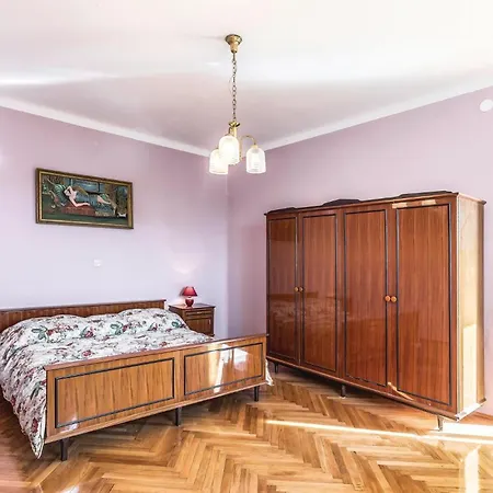 Apartment Lovely In Pula With Wifi *