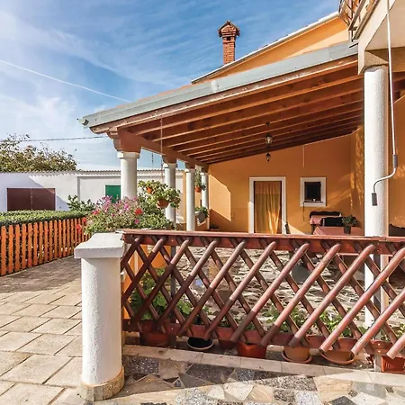 Apartment Lovely In Pula With Wifi Loborika