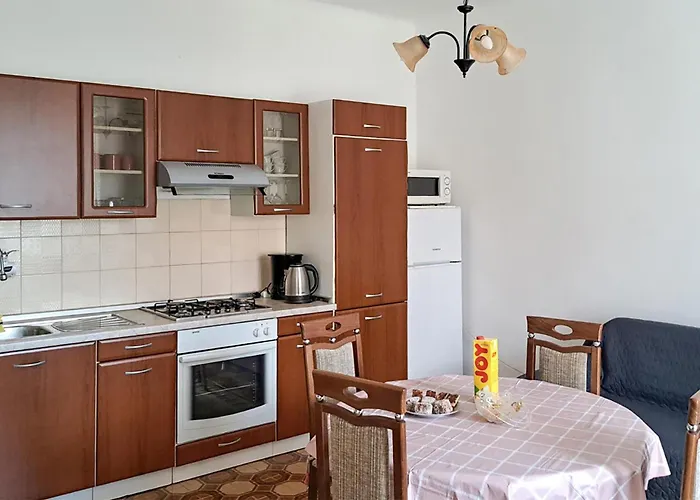 Daire Valtursko Polje I Loborika