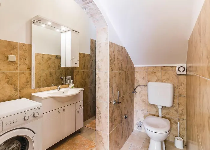 Valtursko Polje I Daire *